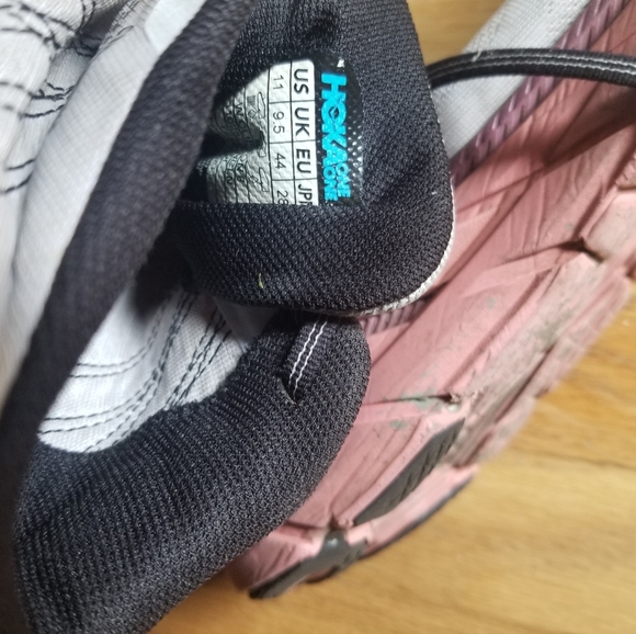 Hoka One One - Picture 3 of 7